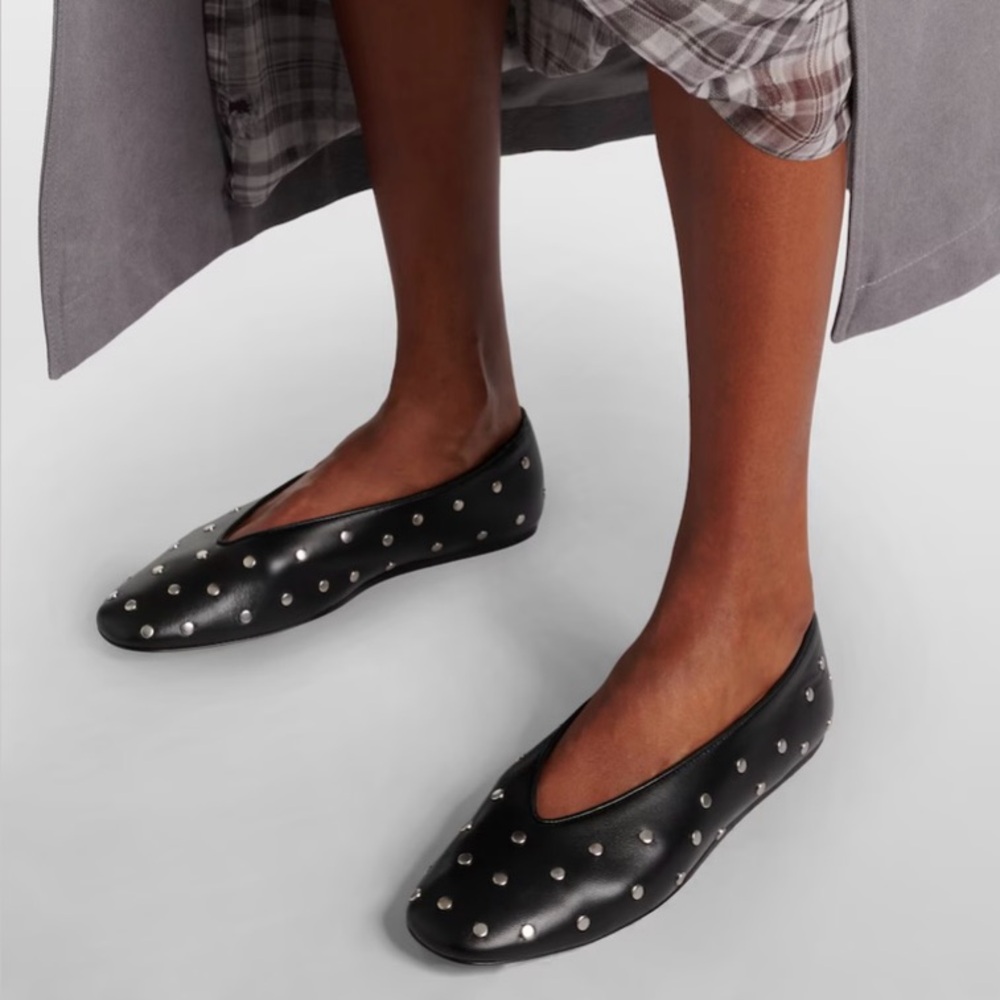 LE MONDE BÉRYL
Regency studded leather ballet flats
